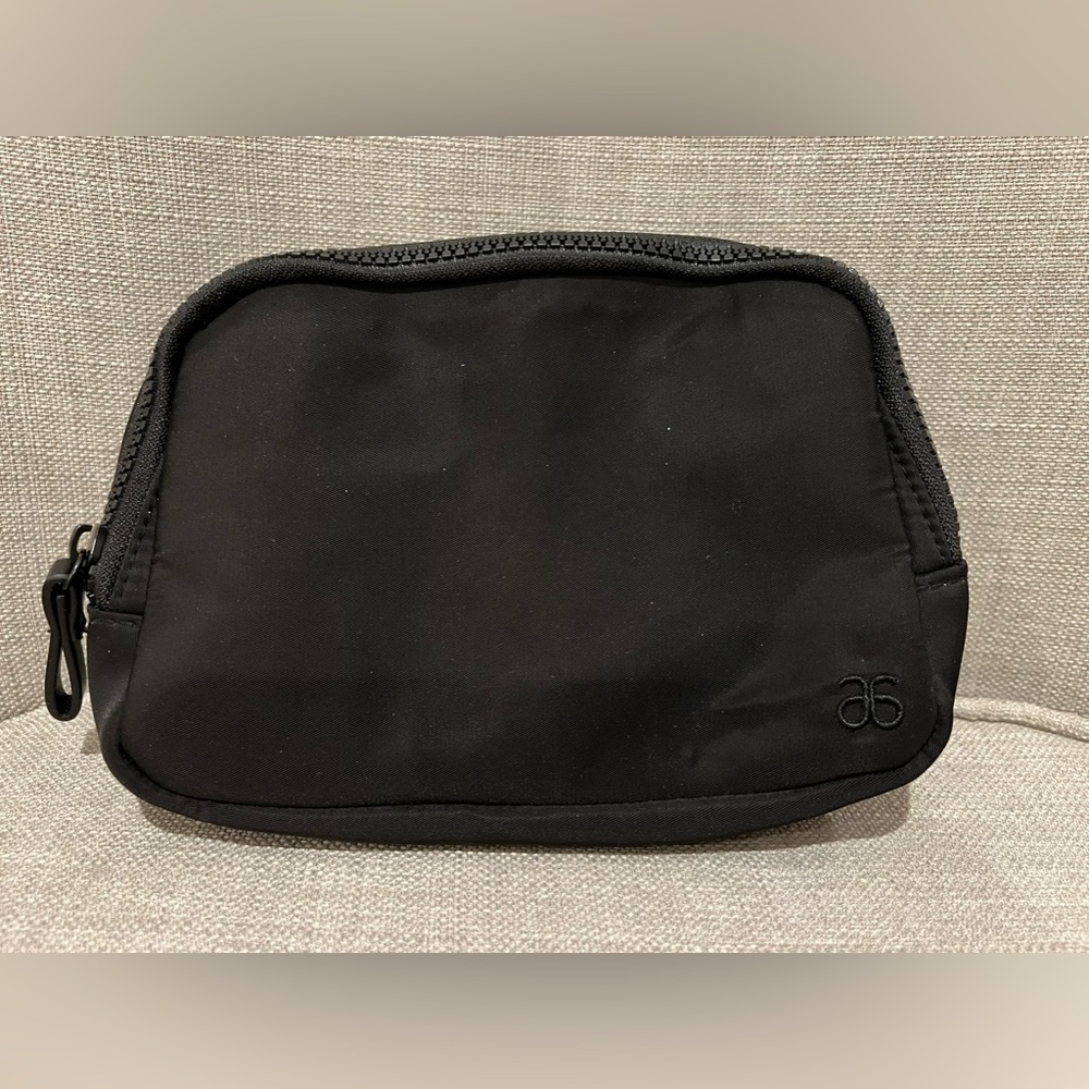 COPY - Arbonne Belt bag
